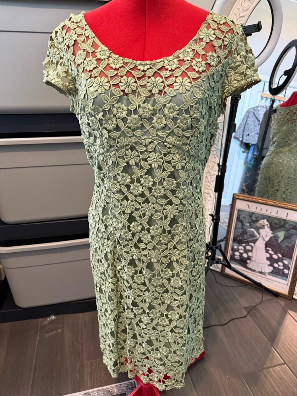 CHETTA B, Green Floral Lace Short Sleeve Dress size 10